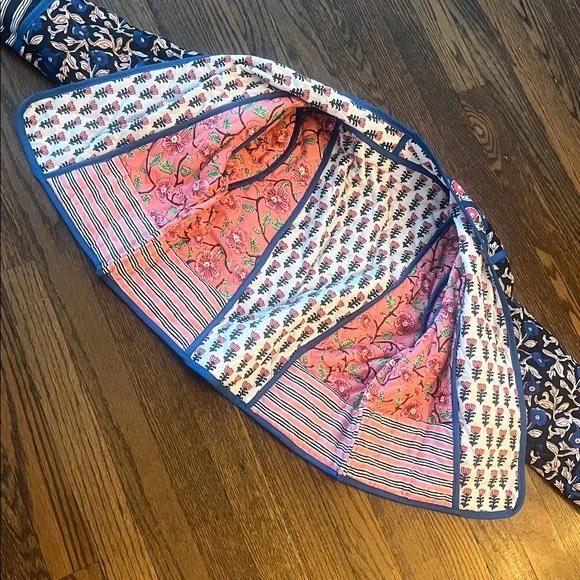 Reversible Quilted Cropped Dainty Floral Jacket - Picture 14 of 15